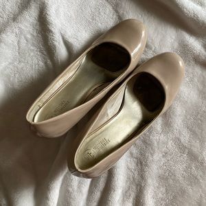 Mootsies Tootsies Beige Pumps